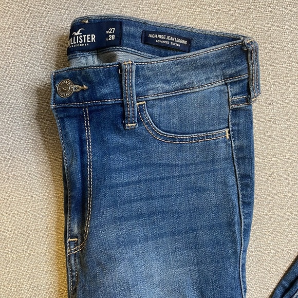 NEW Hollister High-Rise Advanced Stretch Jeans Medium Wash - Picture 3 of 10
